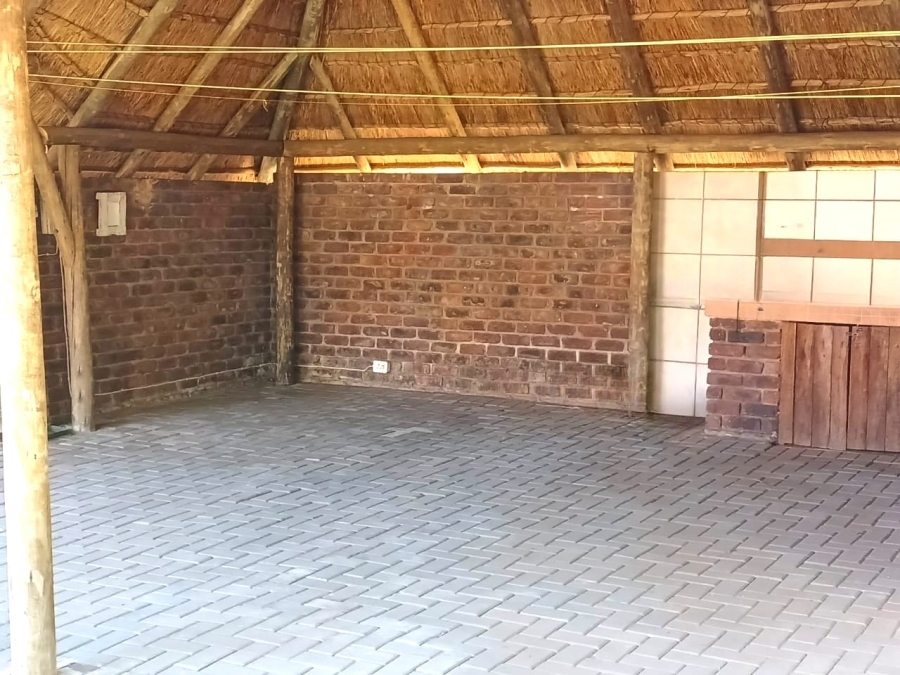 8 Bedroom Property for Sale in Cashan North West